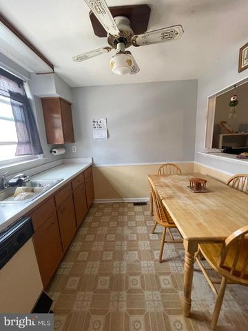 116 LAUREBA AVE, Stratford, NJ 08084