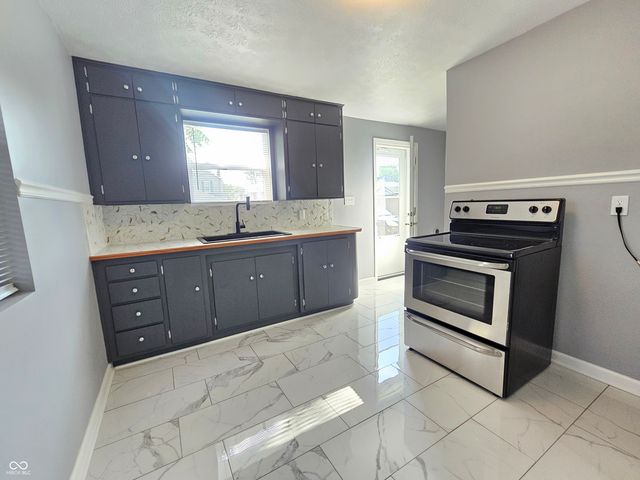 2436 Brown Street, Anderson, IN 46016