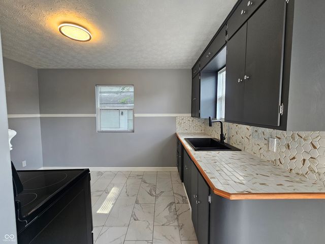 2436 Brown Street, Anderson, IN 46016