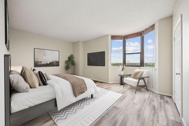 651 Bering Drive 1405, Houston, TX 77057