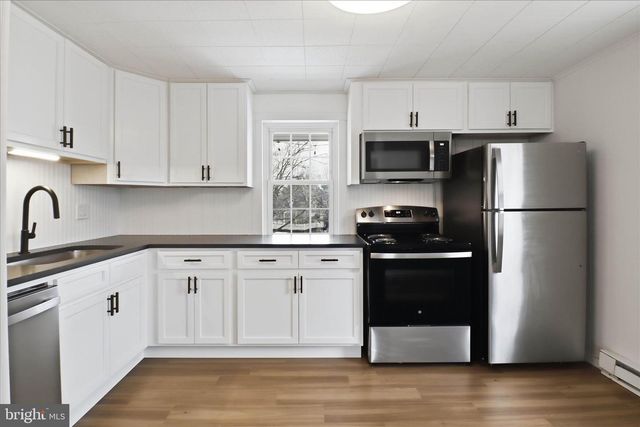 146 N CEDAR ST, Lititz, PA 17543