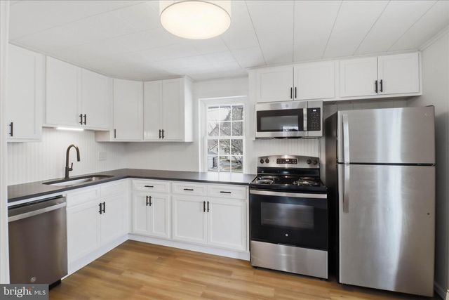 146 N CEDAR ST, Lititz, PA 17543