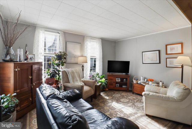 146 N CEDAR ST, Lititz, PA 17543