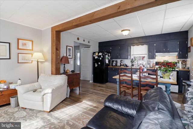 146 N CEDAR ST, Lititz, PA 17543