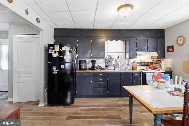 146 N CEDAR ST, Lititz, PA 17543