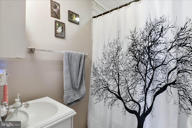 146 N CEDAR ST, Lititz, PA 17543