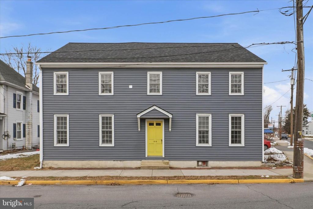 146 N CEDAR ST, Lititz, PA 17543