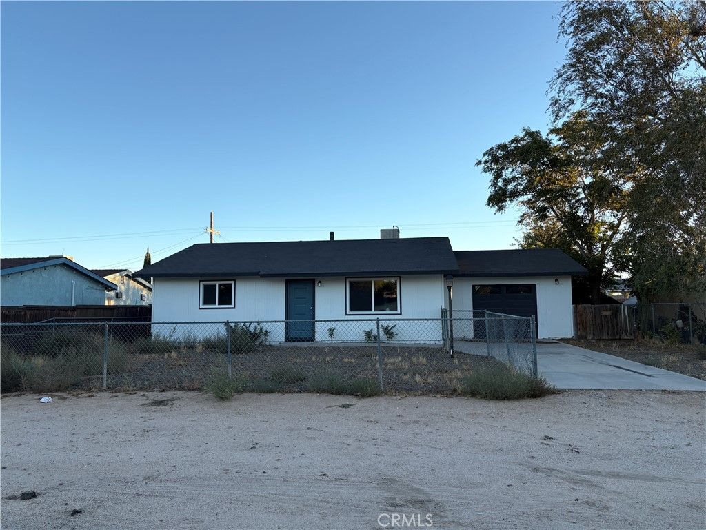 16245 Pine, Hesperia, CA 92345