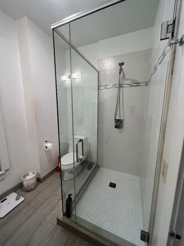 852 W Diversey Parkway 1R, Chicago, IL 60614