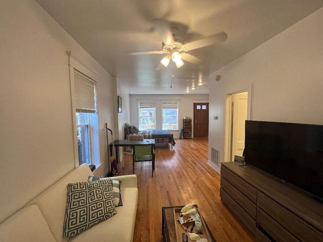 852 W Diversey Parkway 1R, Chicago, IL 60614