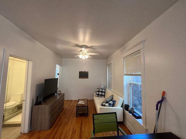 852 W Diversey Parkway 1R, Chicago, IL 60614