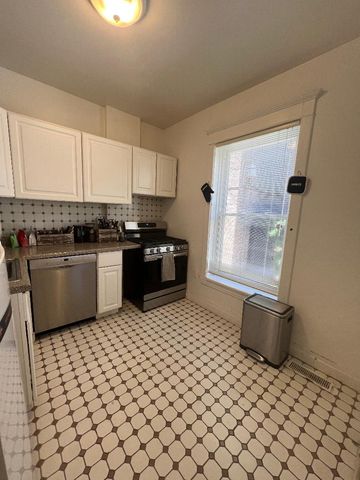 852 W Diversey Parkway 1R, Chicago, IL 60614