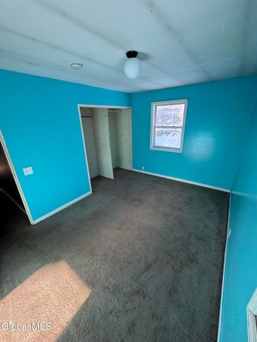 2940 W Lydius Street, Guilderland, NY 12303