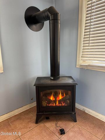 2940 W Lydius Street, Guilderland, NY 12303