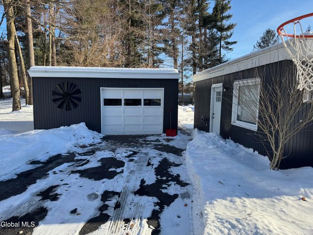 2940 W Lydius Street, Guilderland, NY 12303