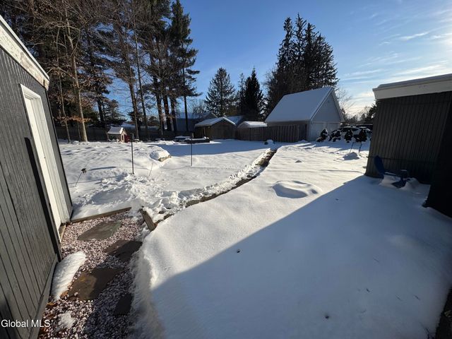 2940 W Lydius Street, Guilderland, NY 12303