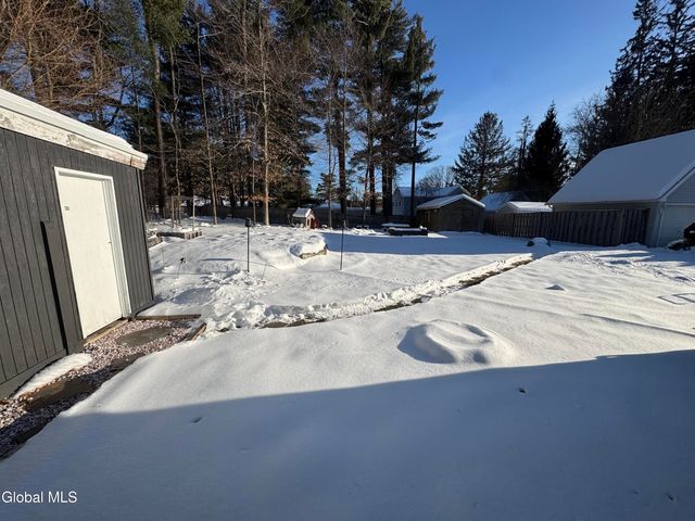 2940 W Lydius Street, Guilderland, NY 12303