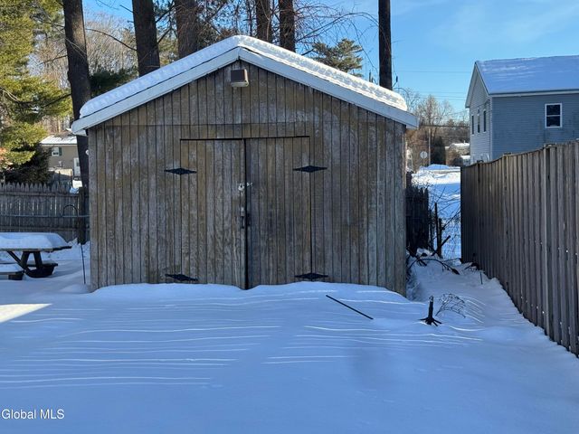 2940 W Lydius Street, Guilderland, NY 12303