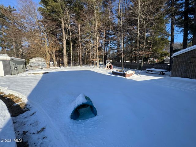 2940 W Lydius Street, Guilderland, NY 12303