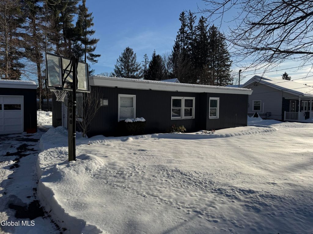 2940 W Lydius Street, Guilderland, NY 12303