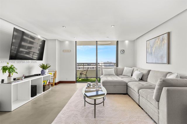 2500 Parkview Dr 2319, Hallandale Beach, FL 33009