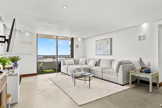 2500 Parkview Dr 2319, Hallandale Beach, FL 33009