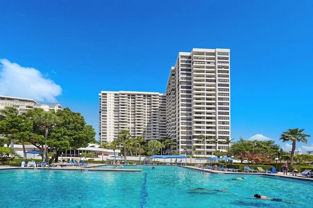 2500 Parkview Dr 2319, Hallandale Beach, FL 33009