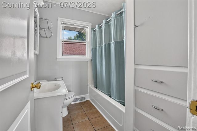 4322 Baker Road, Bridgeport, MI 48722