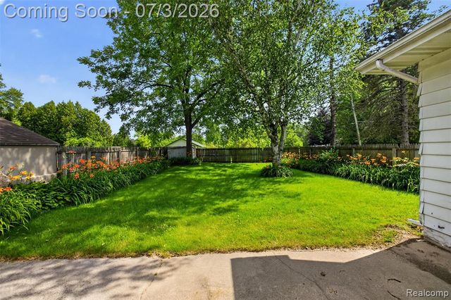 4322 Baker Road, Bridgeport, MI 48722