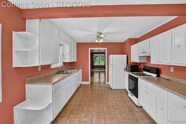 4322 Baker Road, Bridgeport, MI 48722