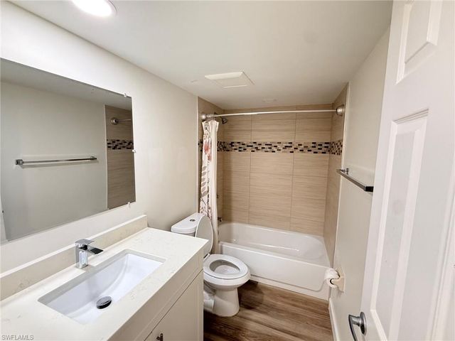 3491 County Barn RD 103, Naples, FL 34112