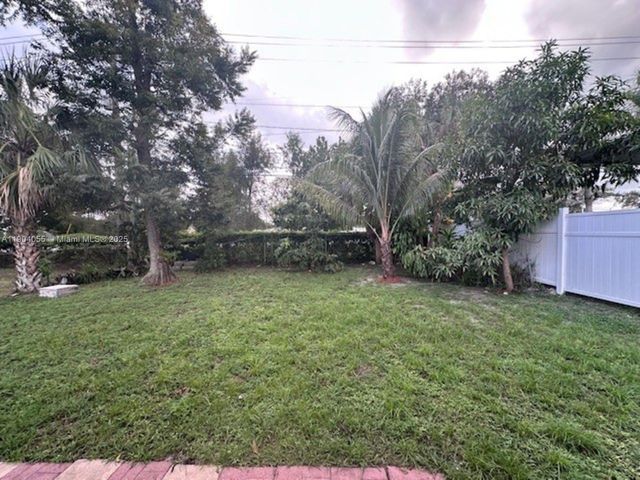 2898 NW 6th Ct, Fort Lauderdale, FL 33311