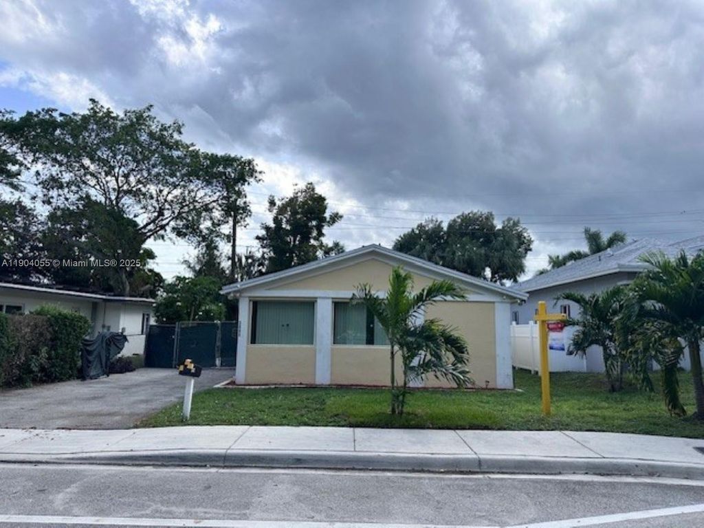 2898 NW 6th Ct, Fort Lauderdale, FL 33311