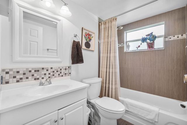 737 FLANDERS P Drive, Delray Beach, FL 33484