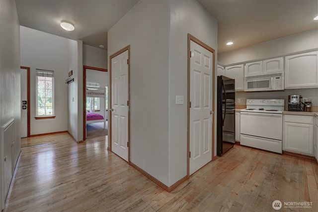 10648 NE Kingston Meadow Circle, Kingston, WA 98346
