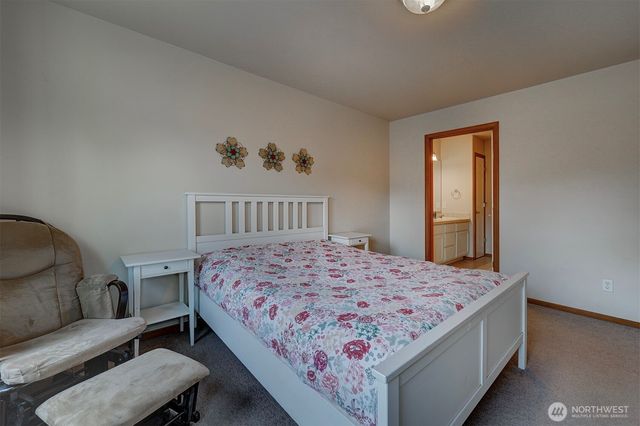 10648 NE Kingston Meadow Circle, Kingston, WA 98346