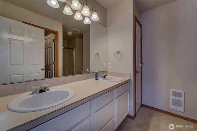 10648 NE Kingston Meadow Circle, Kingston, WA 98346