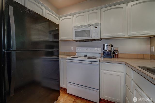 10648 NE Kingston Meadow Circle, Kingston, WA 98346