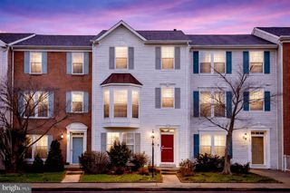 2558 BANSHIRE DR, Herndon, VA 20171