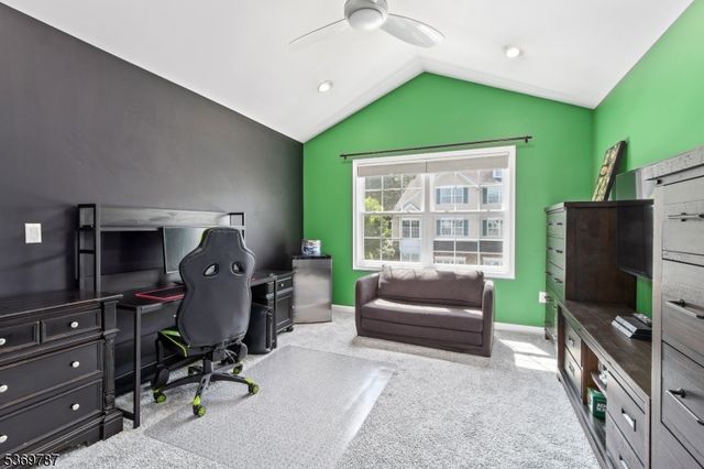 13 Tutbury Ct, Mount Olive Twp., NJ 07828