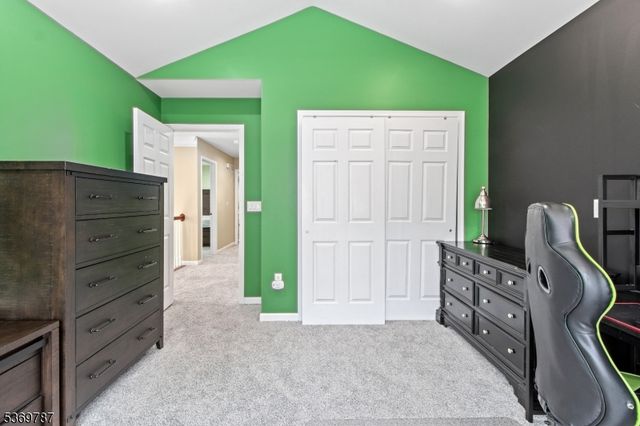 13 Tutbury Ct, Mount Olive Twp., NJ 07828