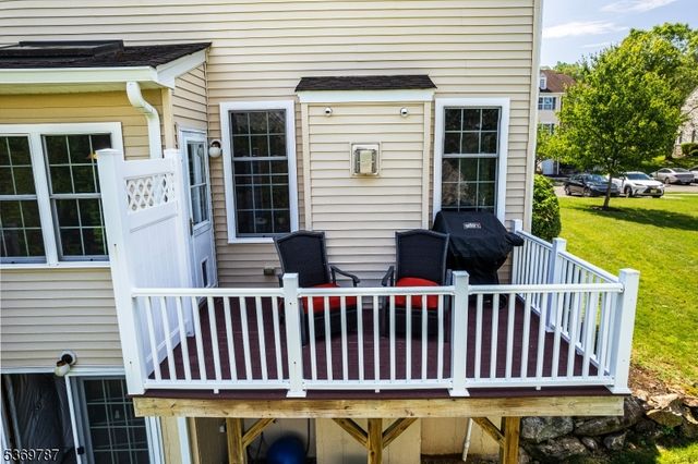 13 Tutbury Ct, Mount Olive Twp., NJ 07828