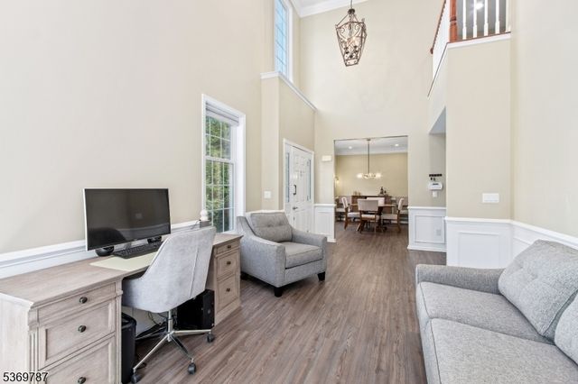 13 Tutbury Ct, Mount Olive Twp., NJ 07828