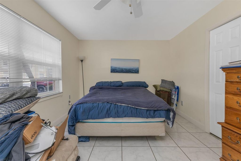 Image 11 of property listing at 4158 TAMIAMI TRAIL F5, Port Charlotte, FL 33952