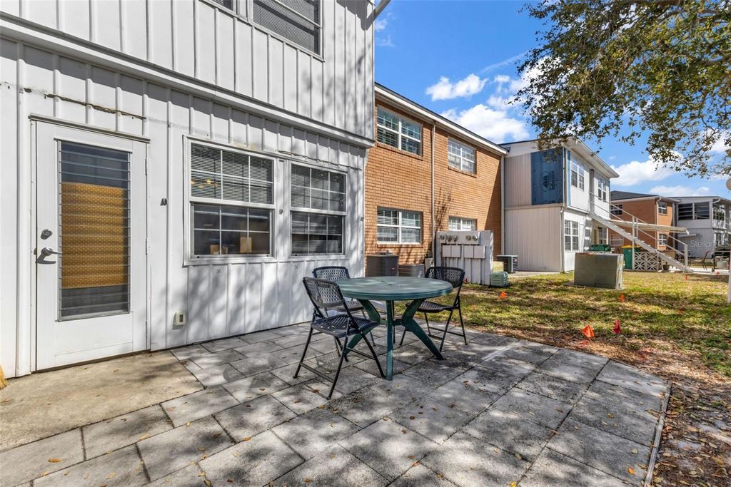 Image 13 of property listing at 4158 TAMIAMI TRAIL F5, Port Charlotte, FL 33952