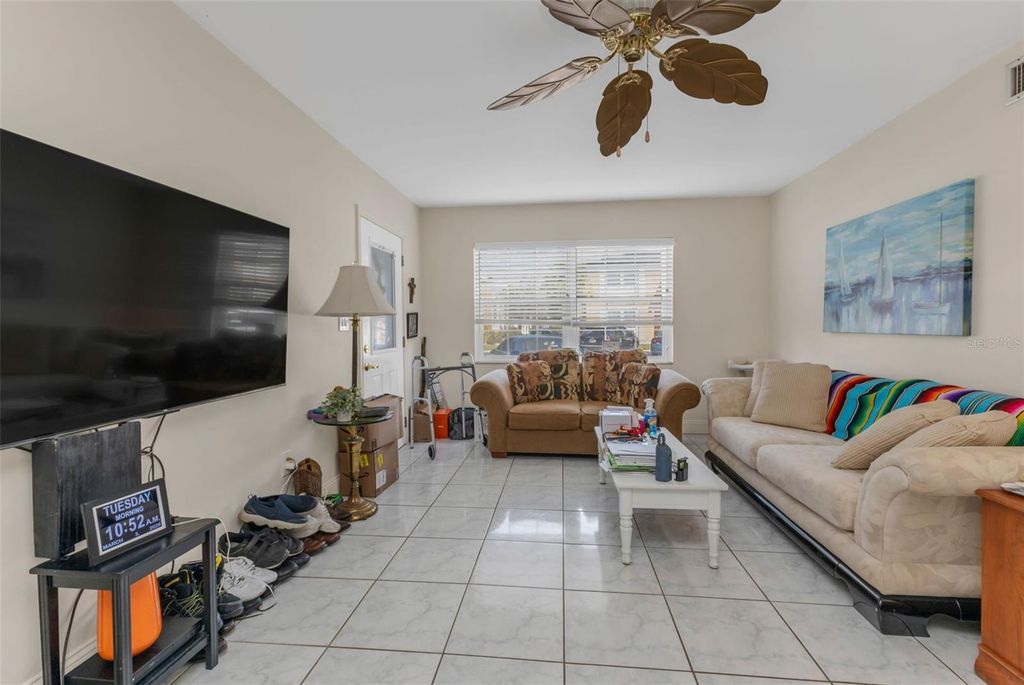 Image 4 of property listing at 4158 TAMIAMI TRAIL F5, Port Charlotte, FL 33952