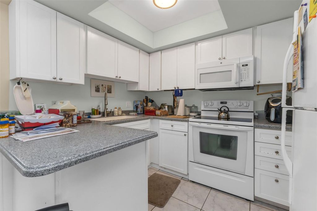 Image 5 of property listing at 4158 TAMIAMI TRAIL F5, Port Charlotte, FL 33952