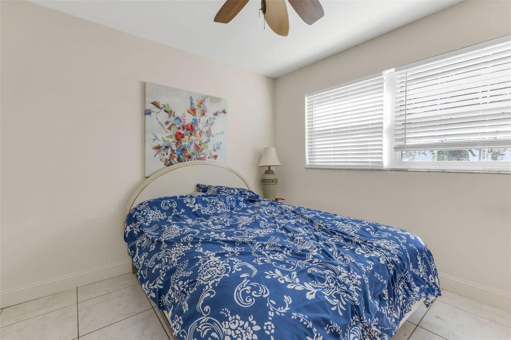 Image 9 of property listing at 4158 TAMIAMI TRAIL F5, Port Charlotte, FL 33952