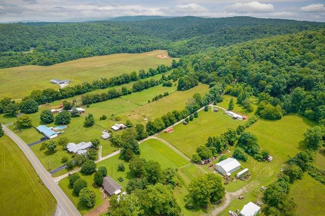 1653 Lester Flatt Road, Sparta, TN 38583