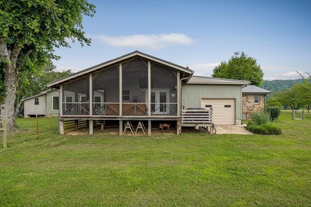 1653 Lester Flatt Road, Sparta, TN 38583
